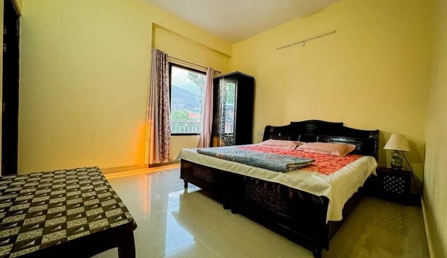 Cozy 2-bedroom apartment in peaceful Dharamshala with WiFi, AC