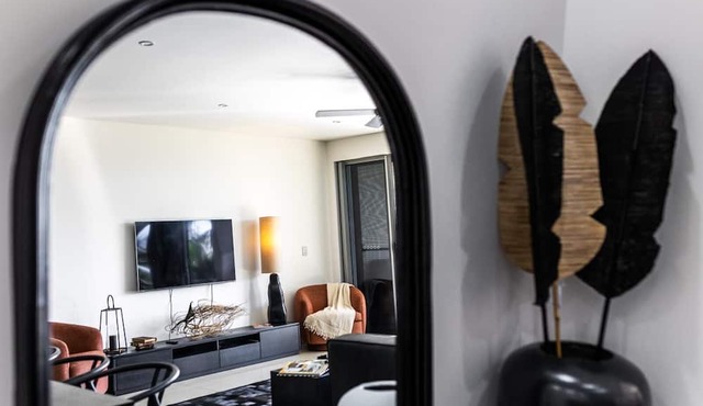 Beachfront Bliss on The Strand 3BR Pool and Parking in North Ward