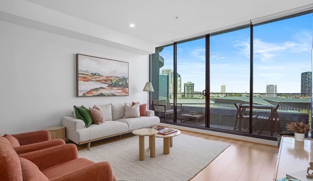 Waterfront in Docklands Walk to Crown & Marvel in Docklands