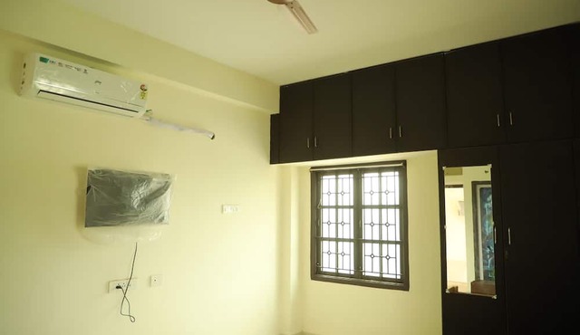 Shree Service Apartment