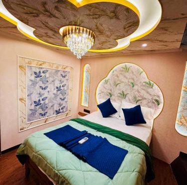 Triptgo 2 Bedroom Upper deck Houseboat