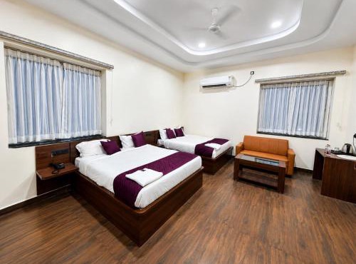 Hotel Lavish Grand