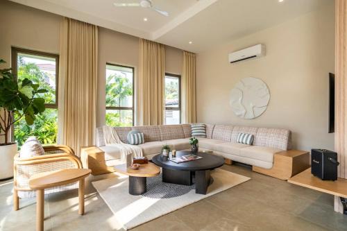Lindsay Manor Casa Tia 4BHK Pool Luxury