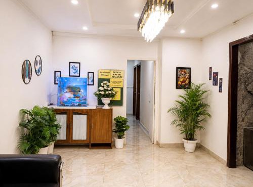The White Casa Premium 1RK 201 Near Medanta Hospital
