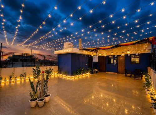 Luxury Rooftop Stay with Terrace - Skyline 81 by Vistara Stays - Faridabad