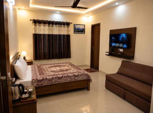 Pant Home stay Danya
