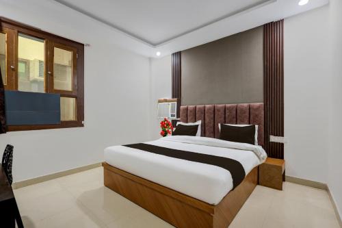 Super Townhouse Geeta Nagar Metro Station Formerly Hotel Opal