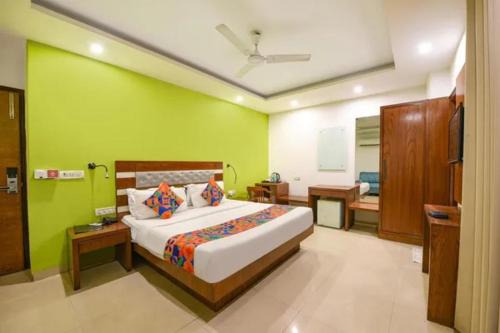 FabHotel Dev Palace
