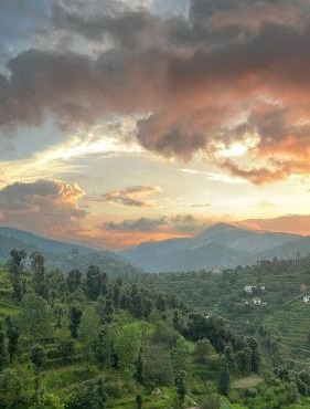 THHPSOCIETY - Exstacy stays & cafe - Your Romantic & Cozy Getaway - Mountain view , Hot tub , Parking - MUKTESHWAR