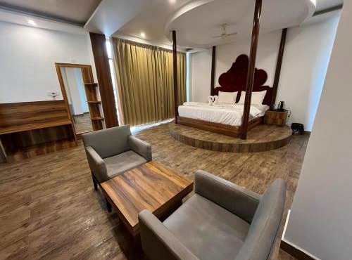 Apurwa Grand Resort in Baragrān