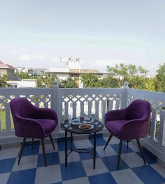 StayVista at The Farm 15 with Pool, Lawn & Scenic View near NIMS & Amity University Jaipur