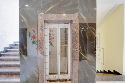 FabHotel Crystal Zee