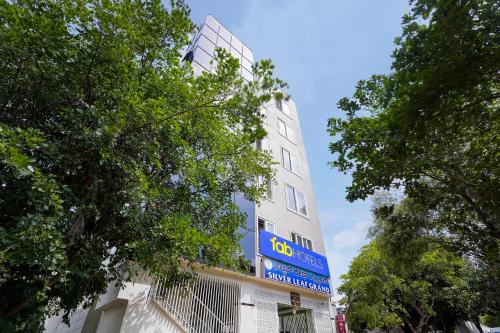 FabHotel Silver Leaf Grand