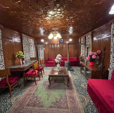 houseboat zogila in Jāmb