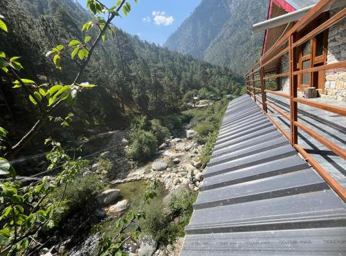 Tirthan river and wildlife cottage