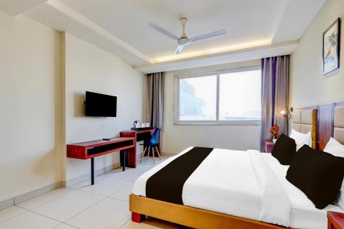 Super Townhouse Oak Sector 39 Medanta