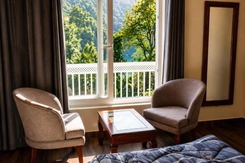 The Oak Lake Cottage Nainital