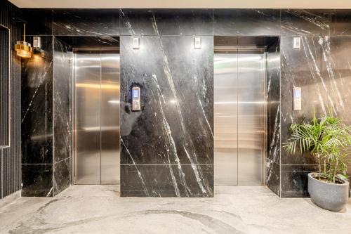 Hotel Royal Orbit Near Dronacharya Metro Station DLF Phase 3 Gurgaon