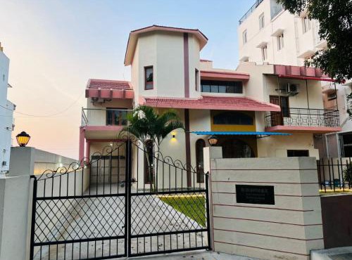 Majestic Villa, 5 Bedroom AC in Mysore