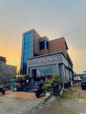 Hotel Raj Palace