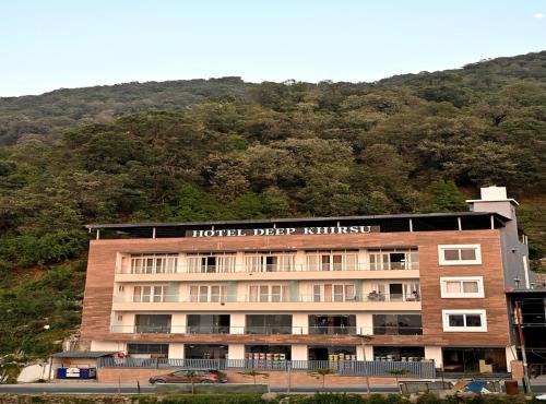 Hotel Deep Khirsu