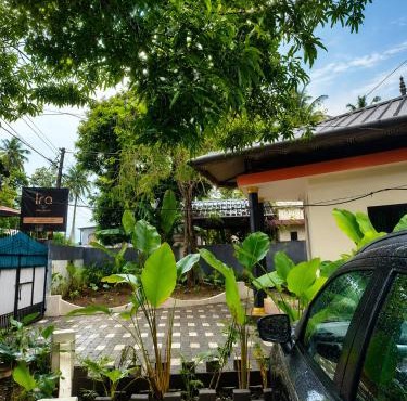 IRA Private AC Cottage South Cliff Varkala