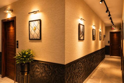 Ace Stayz - Boutique Hotel Near DLF Mall Sector 45, Noida in Noida