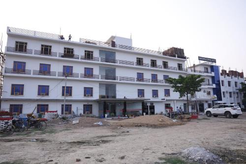 New Awadhesh Singh Hotel