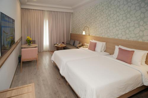 Muse Sarovar Portico Nehru Place