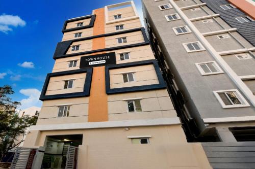 Super Townhouse Financial District Circle Hyderabad