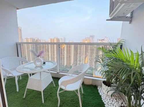 The Urban Luxe Stay
