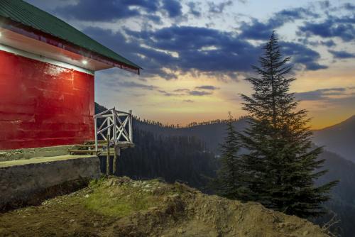Nesta Narkanda Cottage, Rooms and Guided Treks
