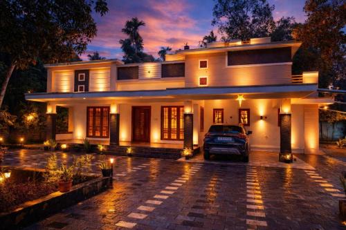 PATHIRAMANAL Service Villas in Alleppey