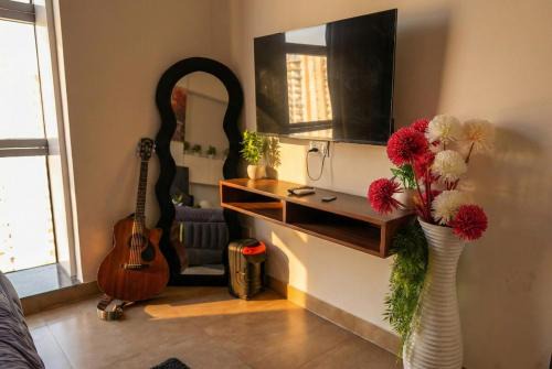 Luxurious 1BHK with Balcony Garden & City View