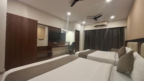 Hotel Kalyan Suites