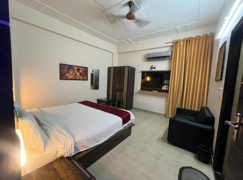 Hotel P S Villa & Banquet