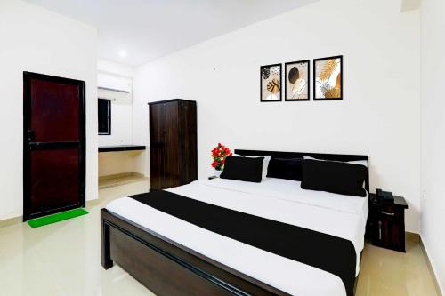 Townhouse Gangapole Amer Road