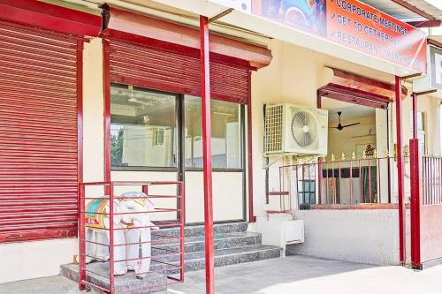 Collection O Guduvancheri Railway Station