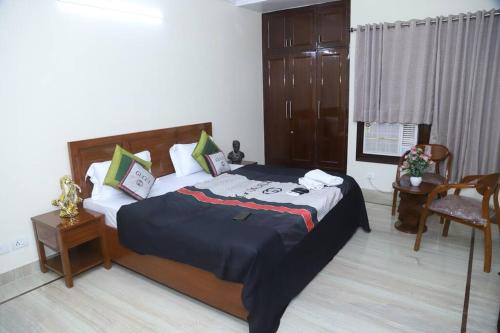 Fortune Home Service Apartment 3Bhk,B-57 Near Apollo Hospital