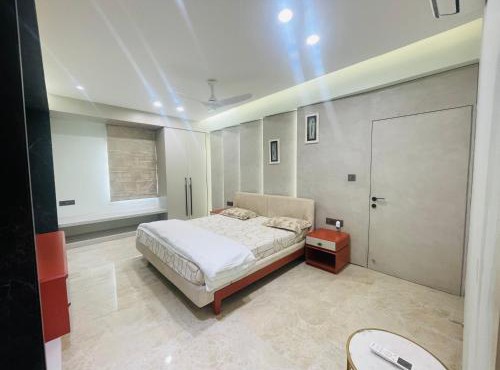 Woodlands Apartment- Fully furnished Luxury Apt