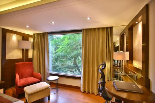 Regenta Central the Crystal Kanpur,