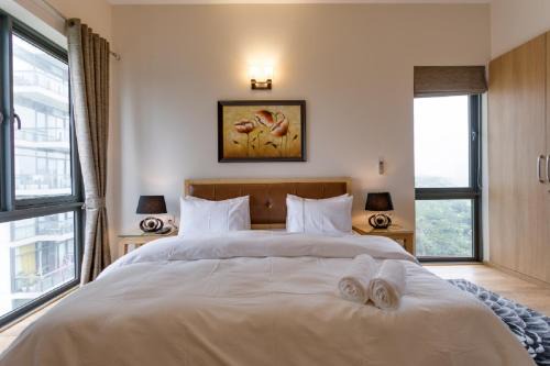 Cozy 2BHK Apartment with highspeed WiFi and private kitchen near Golf Course Road, Gurgaon